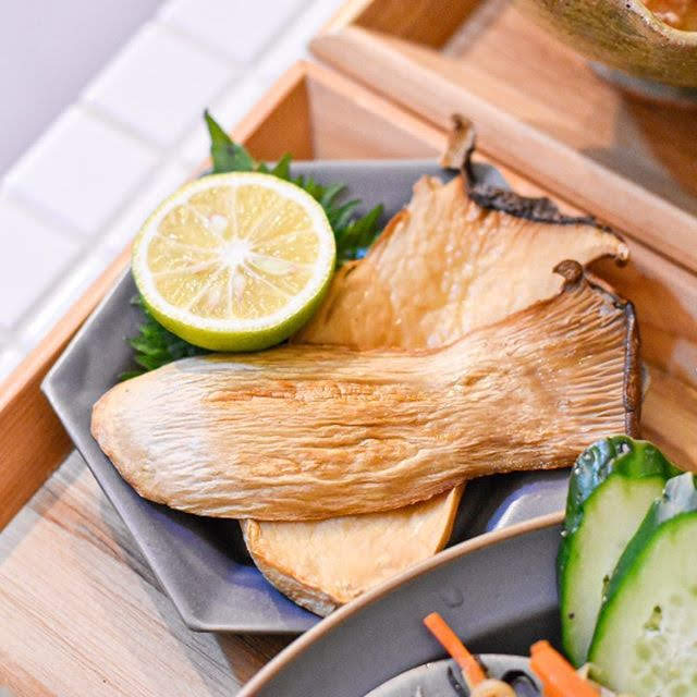 特大エリンギ 2本 | 坂ノ途中Onlineshop | 出会う、味わう、季節の暮らし。