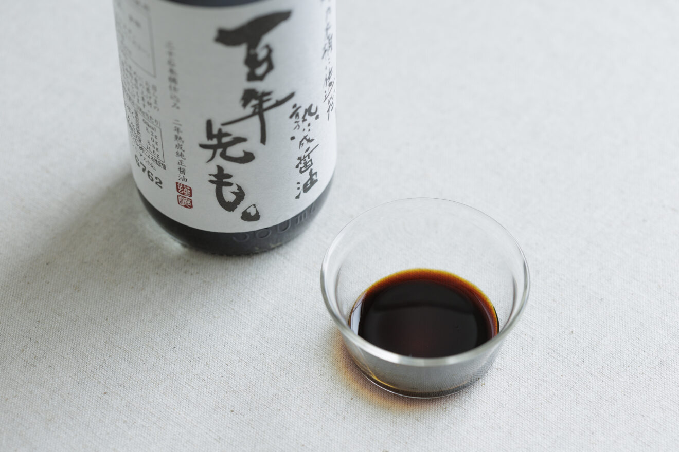 甦った木桶に仕込んだ熟成醤油 100年先も。360ml | 坂ノ途中Onlineshop